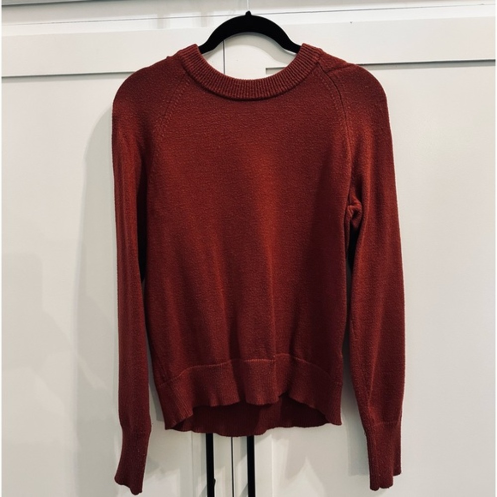 PHILOSOPHY Size Small burnt Red sweater